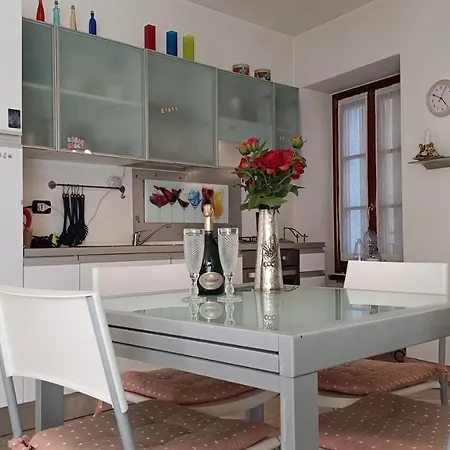 Lakeside - Larihome B01 *